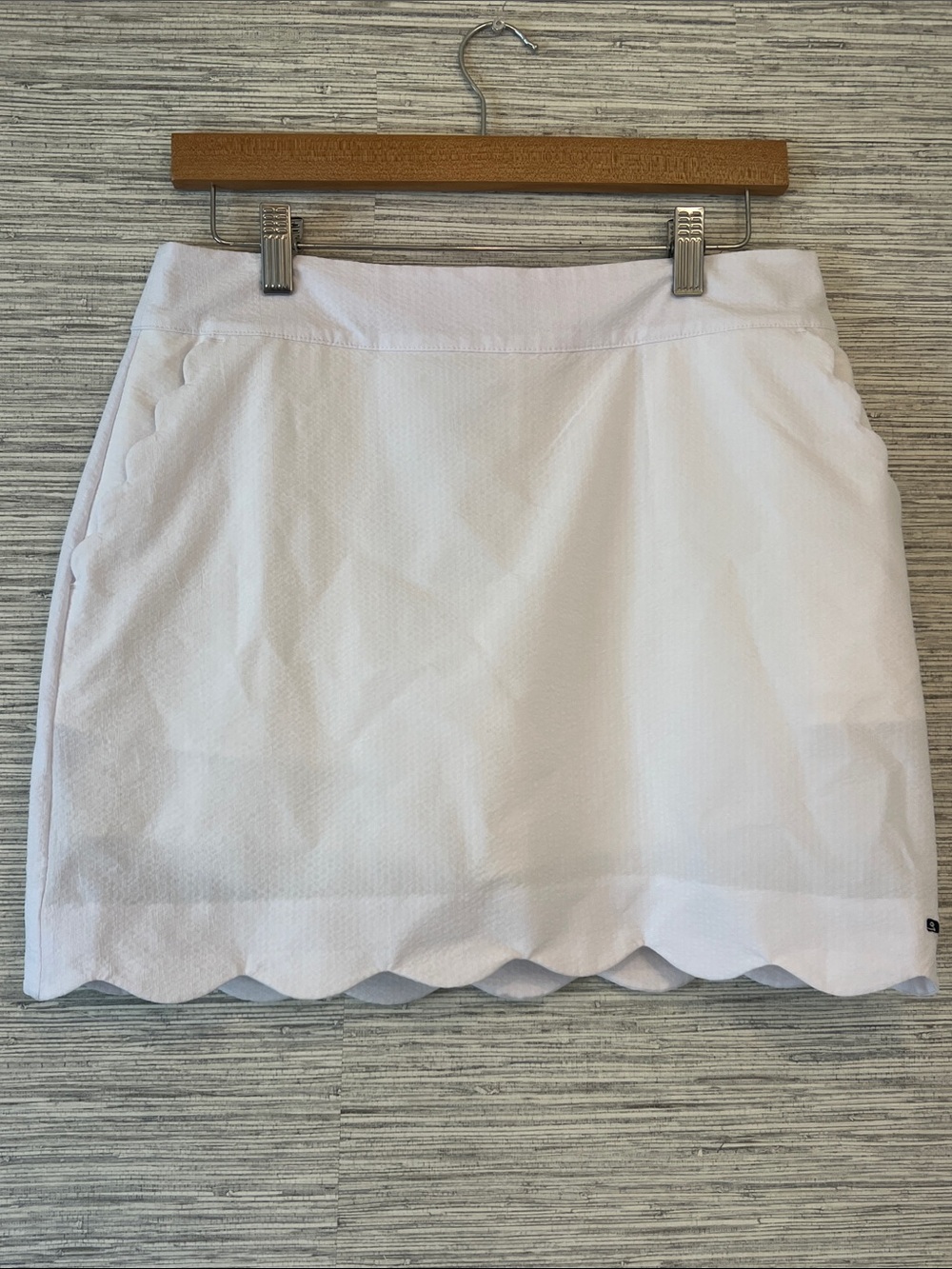 Vineyard Vines White Scalloped Hem Mini Skirt